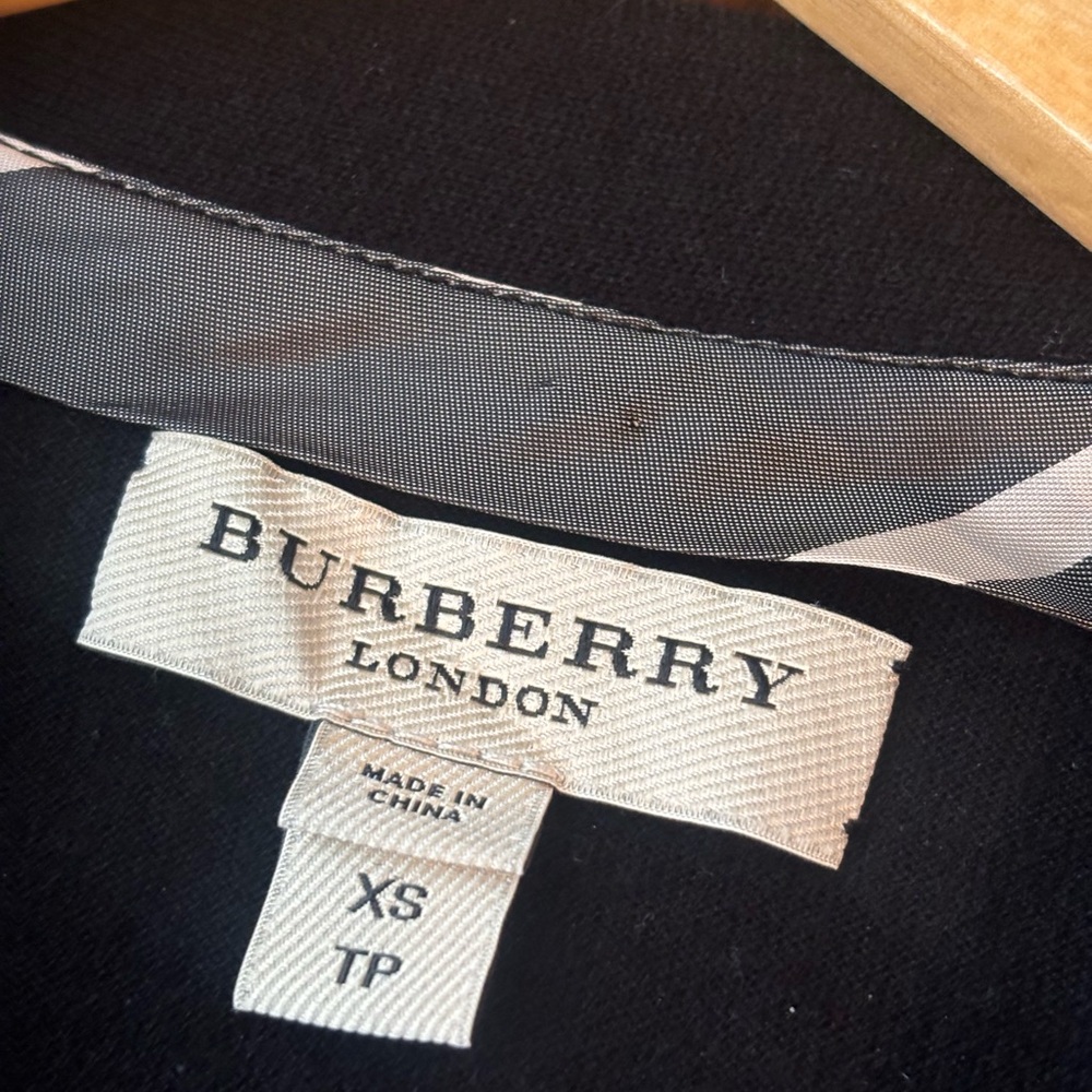 BURBERRY LONDON Silk Wool Blend Lightweight Cardigan, Horse Medallion,Super Soft - Picture 10 of 14
